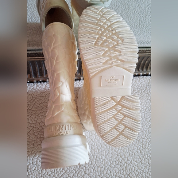 VALENTINO GARAVANI Atelier Rose Textured Rain Boots White EU 37 US 7 Org $770 - Picture 13 of 15